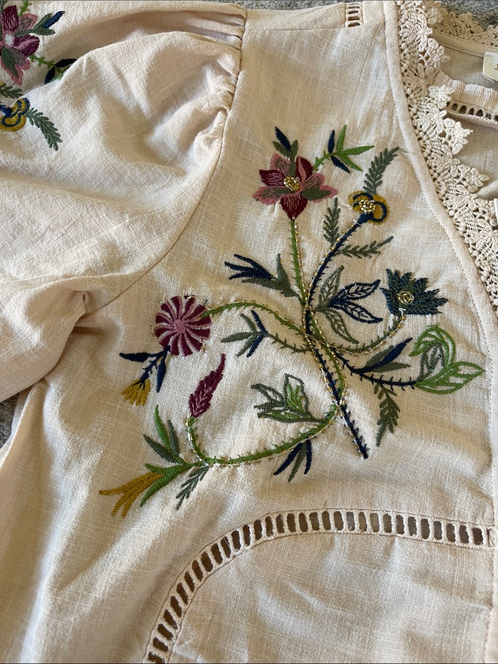 Embroidered Lace-Trim Cropped Blouse - Light Cream - Picture 6 of 7
